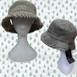 Steve Madden Gray-Eggshell Velour Print Logo Metal Plate Satin Lined Bucket Hat